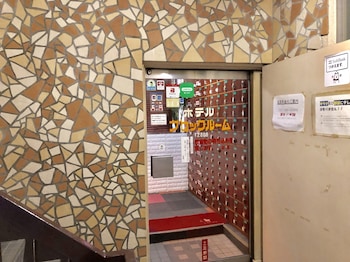 capsule hotel block room