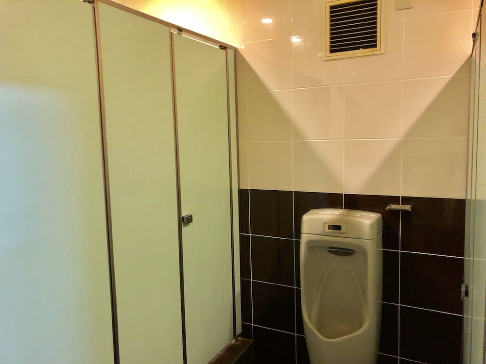 capsule hotel block room