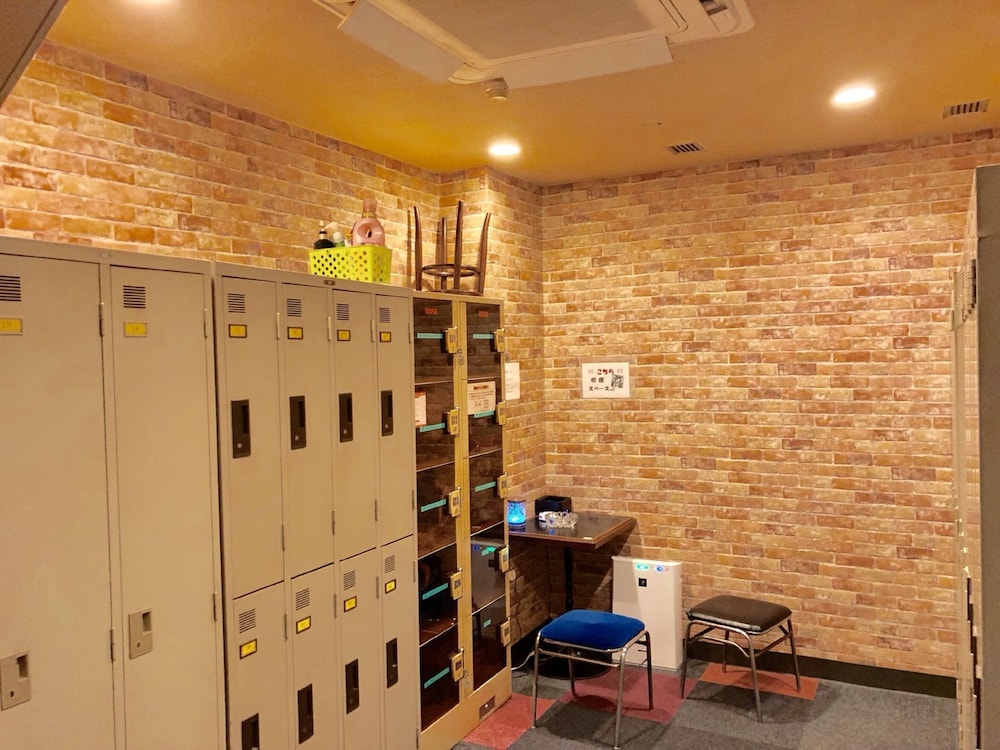 capsule hotel block room