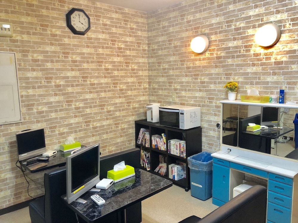 capsule hotel block room