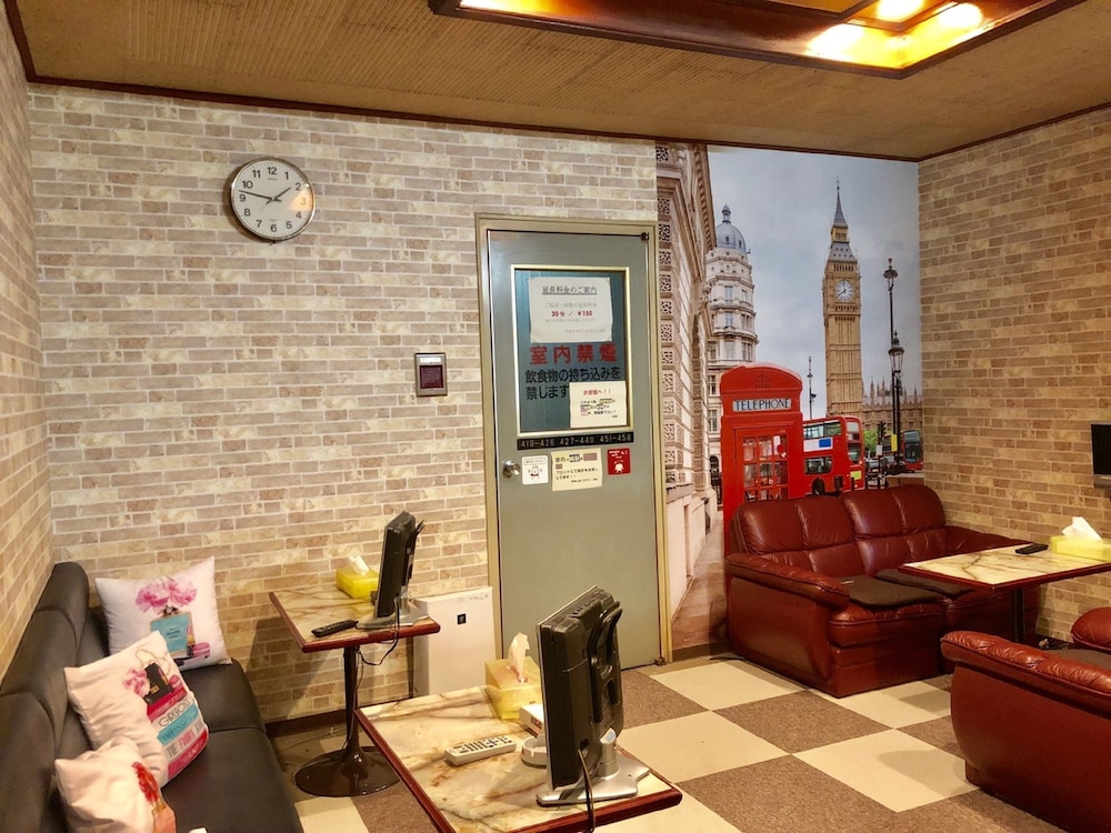 capsule hotel block room