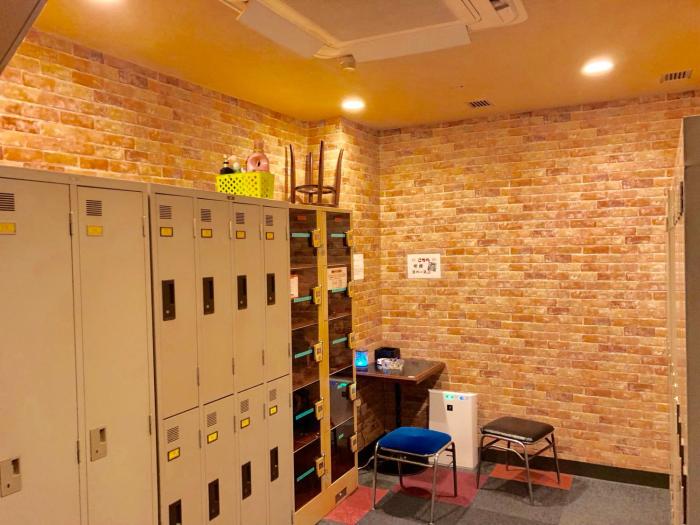 capsule hotel block room