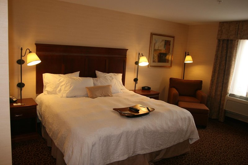 hampton inn and suites greensburg