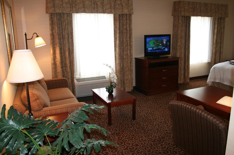 hampton inn and suites greensburg