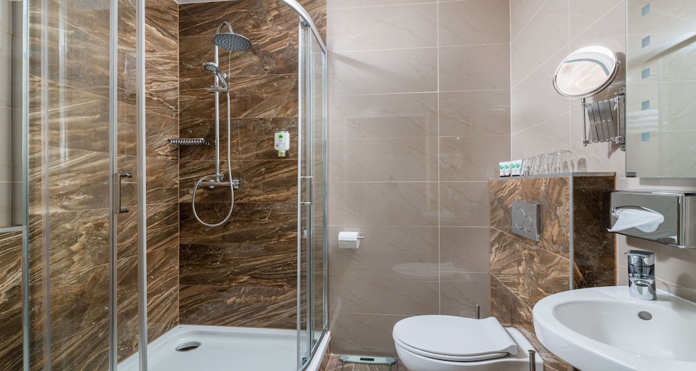 best western plus celebrity suites