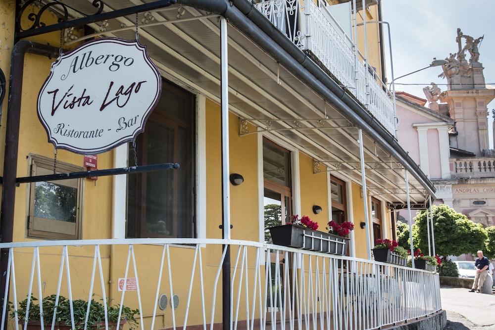 albergo vista lago