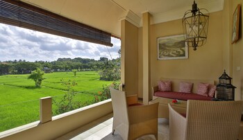 green field hotel and restaurant