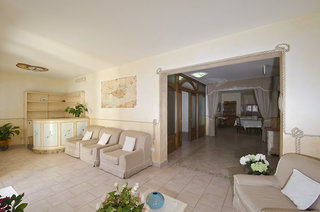 hotel gabbiano agenzia isola rossa
