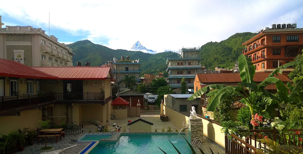 busy bee resort pokhara