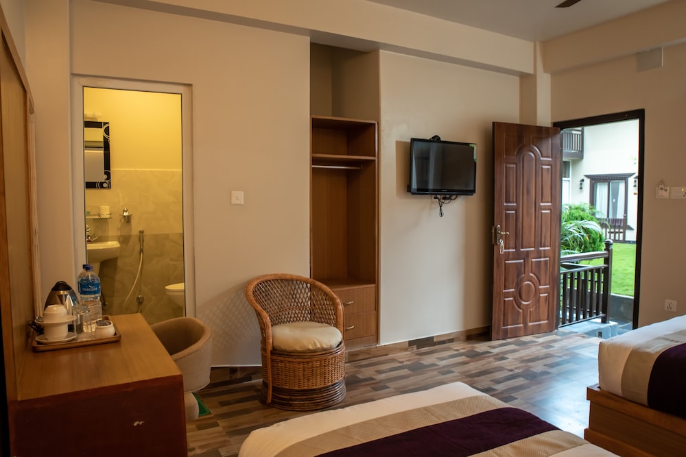 busy bee resort pokhara