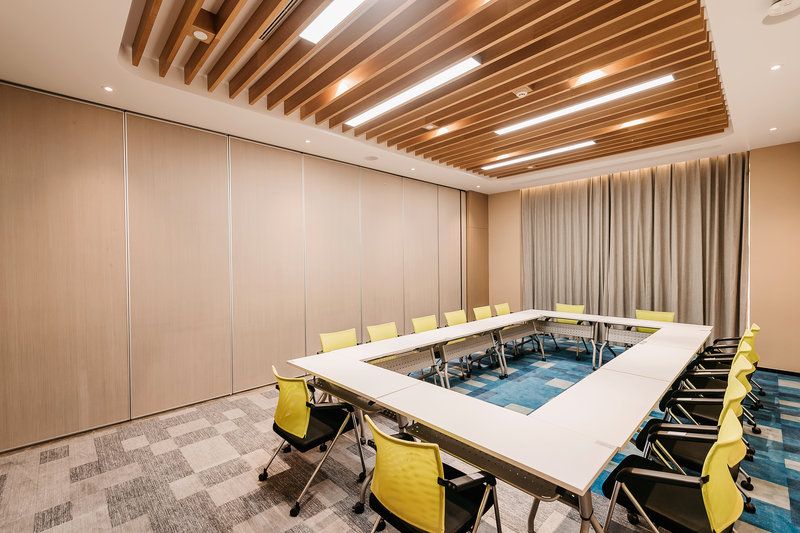 holiday inn express taizhou cmc an ihg hotel