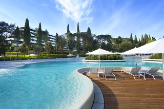 lone hotel by maistra collection