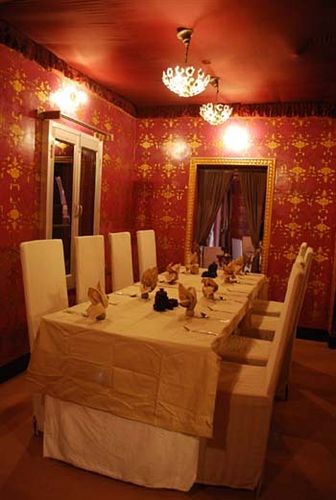 hotel bhairon vilas