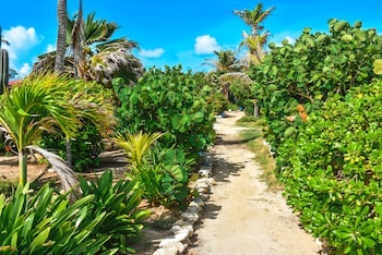 sorobon luxury beach resort