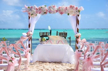 sorobon luxury beach resort