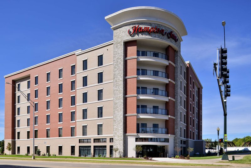 Hampton Inn Cedar Falls Downtown