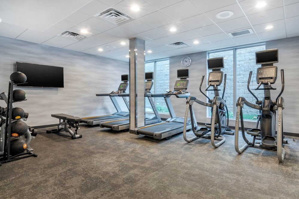 fairfield inn and suites by marriott kansas city shawnee