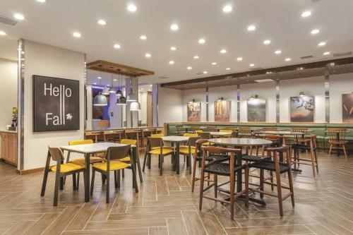 fairfield inn and suites by marriott kansas city shawnee