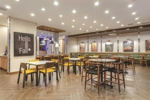 fairfield inn and suites by marriott kansas city shawnee