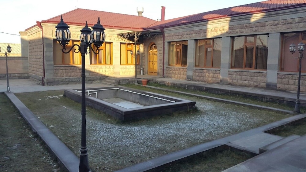 martuni