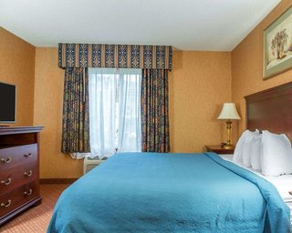 Quality Inn & Suites,Hartford>>Berlin,3 star