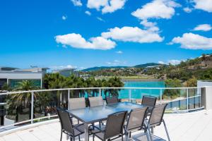 At Marina Shores,Cannonvale>>Airlie Beach,5 star