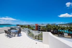 At Marina Shores,Cannonvale>>Airlie Beach,5 star