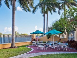 La Quinta Inn & Suites By Wyndham Ft. Lauderdale Airport,Fort Lauderdale>>Florida,3 star