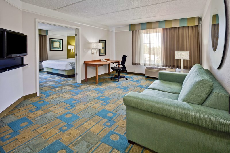 la quinta inn and suites by wyndham ft lauderdale airport