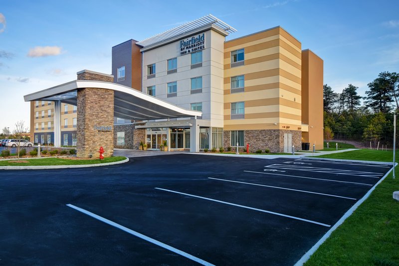 fairfield inn and suites by marriott plymouth