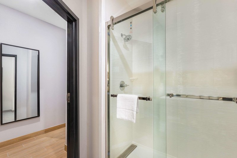 la quinta inn and suites by wyndham galveston west seawall