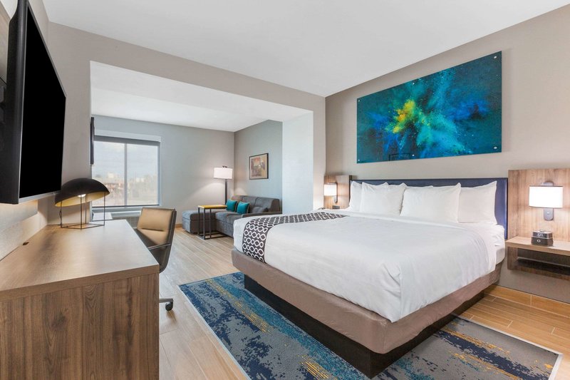 la quinta inn and suites by wyndham galveston west seawall