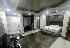 deluxe hotel yerevan