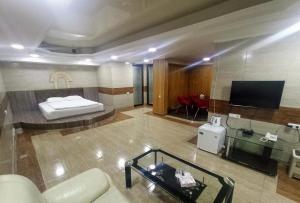 deluxe hotel yerevan