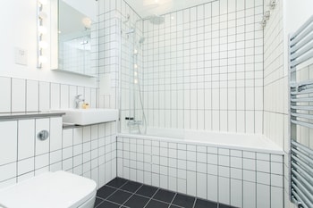 clover court by q apartments