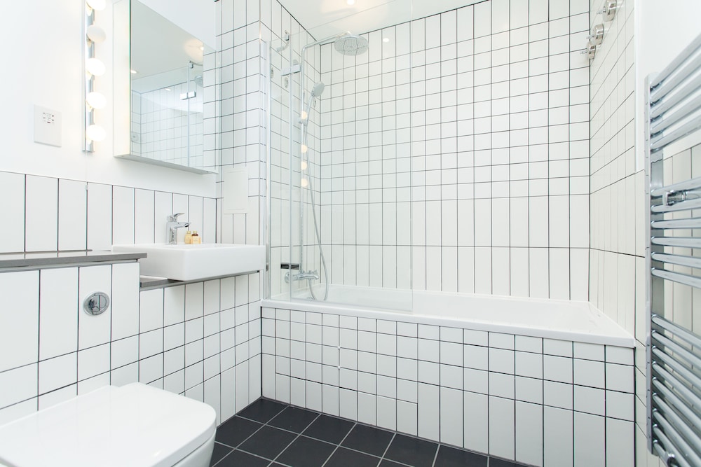 clover court by q apartments