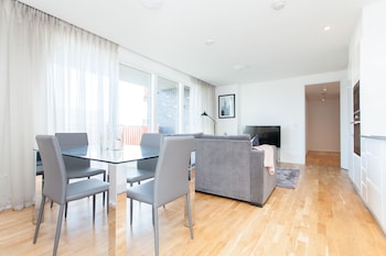 clover court by q apartments