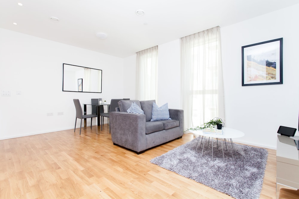 clover court by q apartments