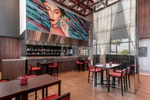 Hyatt Place Dubai Jumeirah,Al Mina St - Al Mina - Dubai - United Arab Emirates,4 star