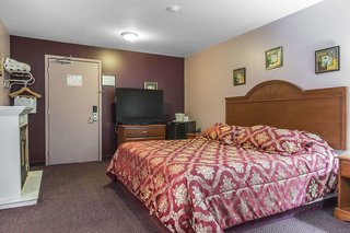 Super 8 By Wyndham Pembroke,Fort Coulonge>>Cobden,2 star