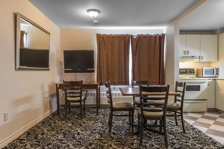 Super 8 By Wyndham Pembroke,Fort Coulonge>>Cobden,2 star