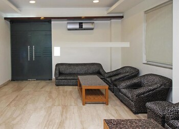 merriment hotel sec 31