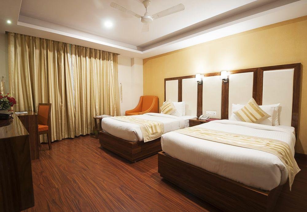 merriment hotel sec 31