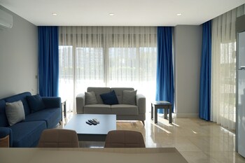 mene suites