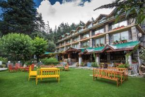 Johnson Lodge & Spa,In Manali (New Manali),3 star