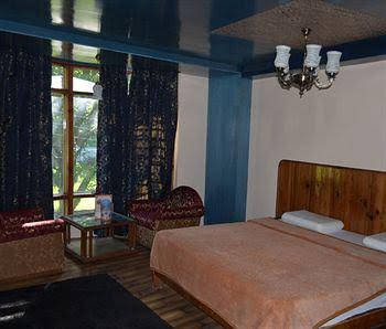 hotel manali mahal