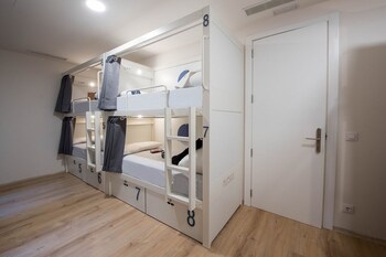 bluesock hostels madrid