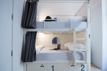 bluesock hostels madrid