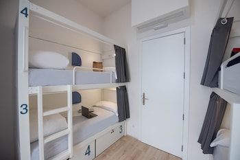 bluesock hostels madrid