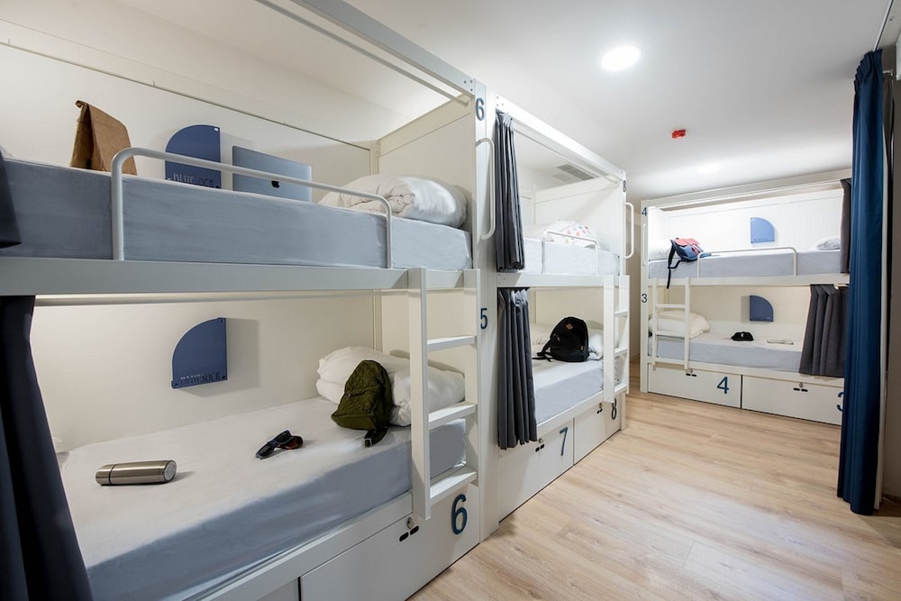 bluesock hostels madrid